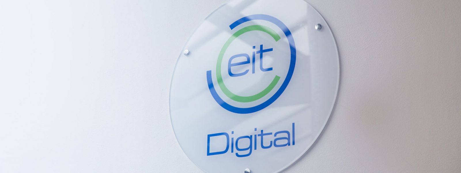 logo eit digital