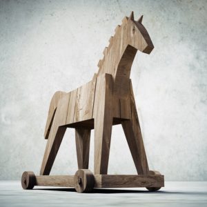 AdobeStock_114915621_cavallo di troia in legno